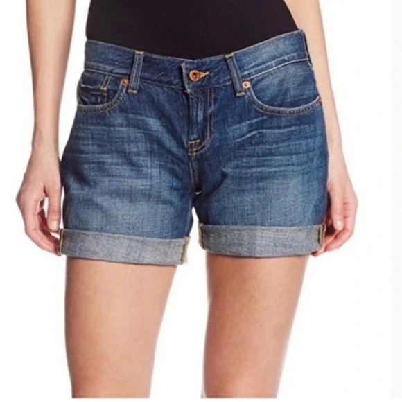 NWT Lucky Brand Women’s Laguna Denim Medium Wash Mid Rise Cotton Short Size 28/6 - Picture 3 of 14